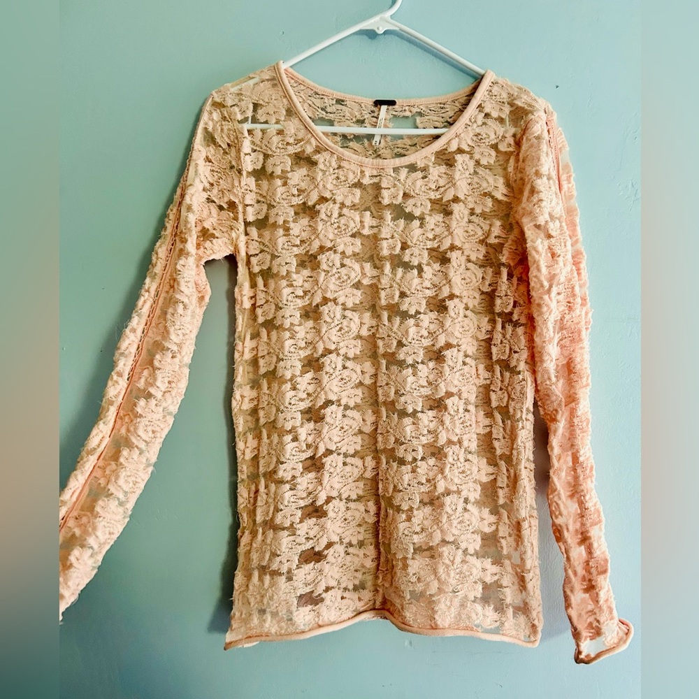 Free People Floral Lace Long Sleeve Top - Pastel pink